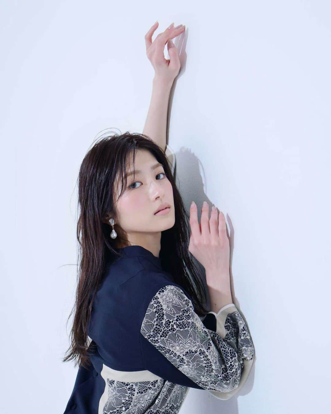 若月佑美さんのインスタグラム写真 - (若月佑美Instagram)「. 本日、発売！ #日経エンタテインメント ！ 取材して頂きました。 素敵な写真とインタビュー沢山。 ありがとうございました。 是非、ご覧ください☺️ . #若月佑美」2月4日 11時14分 - yumi_wakatsuki_official