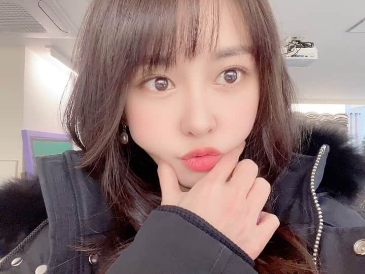 ホ・ヨンジュ のインスタグラム：「볼 입술 다 부은 듀 ¯ࡇ¯」