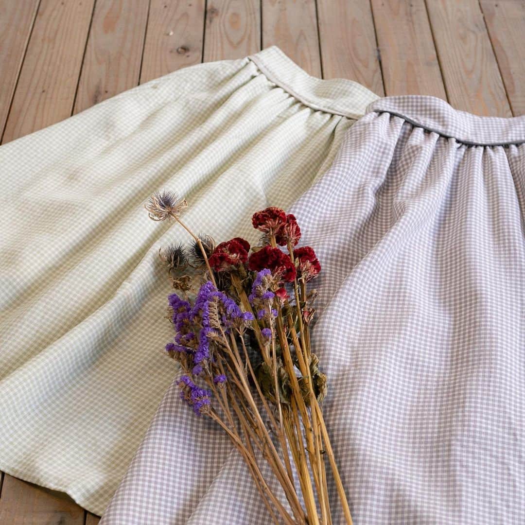 赤澤えるのインスタグラム：「1950年代のスタイルをお手本に作ったセットアップのスカート。やさしい春色、私たちの季節の立ち上げ🌷」