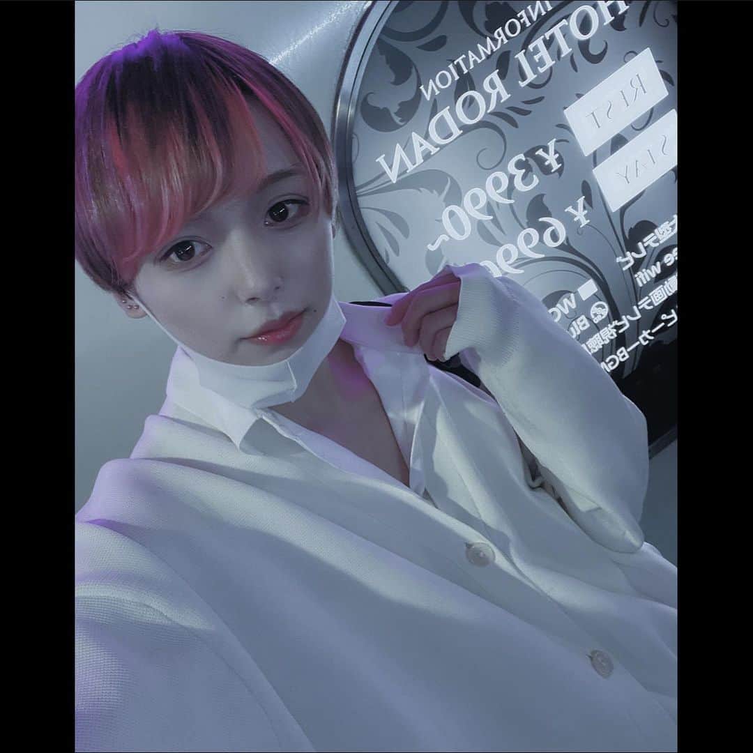 のインスタグラム：「🏩🏩🏩🏩🏩🏩🏩🏩🏩 ・　・　・　　　　　・・ ・・・　・　・　・・・・ ・　・　・・・　・・・ ￣￣￣￣￣￣￣￣￣￣￣￣￣￣ 渋谷ってホテル街多くて… 　　　　　　気まずい👉👈 ￣￣￣￣￣￣￣￣￣￣￣￣￣￣  #いいね#いいね返し#いいね返しは絶対 #フォロバ#フォロバ100 #いいねした人で気になった人フォロー #いいねした人全員フォロー #お洒落さんと繋がりたい#お洒落好き #美男美女と繋がりたい #雰囲気#雰囲気推してください#fff#flf#f4f#f4follow_#lfl #lff #likeforlikes #likeforfollow #followme #followforfollowback #instagood #instgram#instalike #instfashion#ootd#自撮り界隈の人と繋がりたい #自撮り」