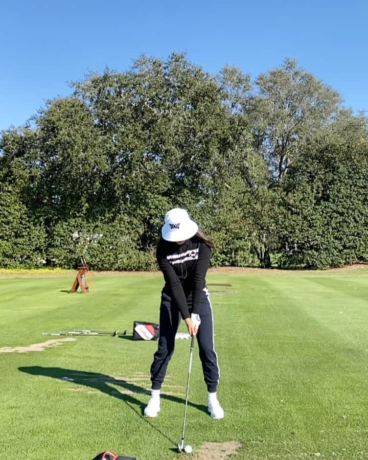 ジェニファー・ソングのインスタグラム：「Getting ready for 2021! Drills are endless! #pxg #pxgapparel #golf #drills」