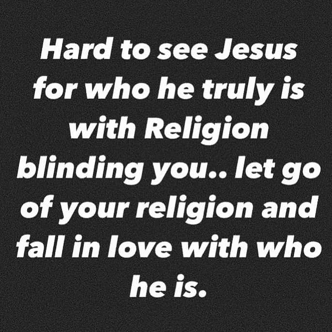 ジャスティン・ビーバーのインスタグラム：「I see so much division with religion. What hurts me most is people aren’t being able to see Jesus for who he truly is. Loving, kind, accepting, forgiving NOT JUDGMENTAL OR SELF RIGHTEOUS. The savior of humanity is being overlooked because of how off putting religion and religious people are. Jesus saved my life not religion.」