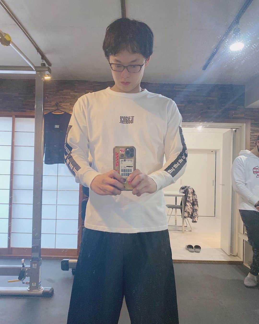 宮戸洋行のインスタグラム：「お世話なっておりますパーソナルトレーニングジム『T-BALANCE』さん！東京だけでなく神奈川、大阪にもあるそうで現在入会金無料キャンペーン中だそうです！トレーニング時のウェアは貸していただけるのですが、ウェアの通販もされてるそうです！ご興味ある方はぜひ！  https://tbalance.official.ec/」