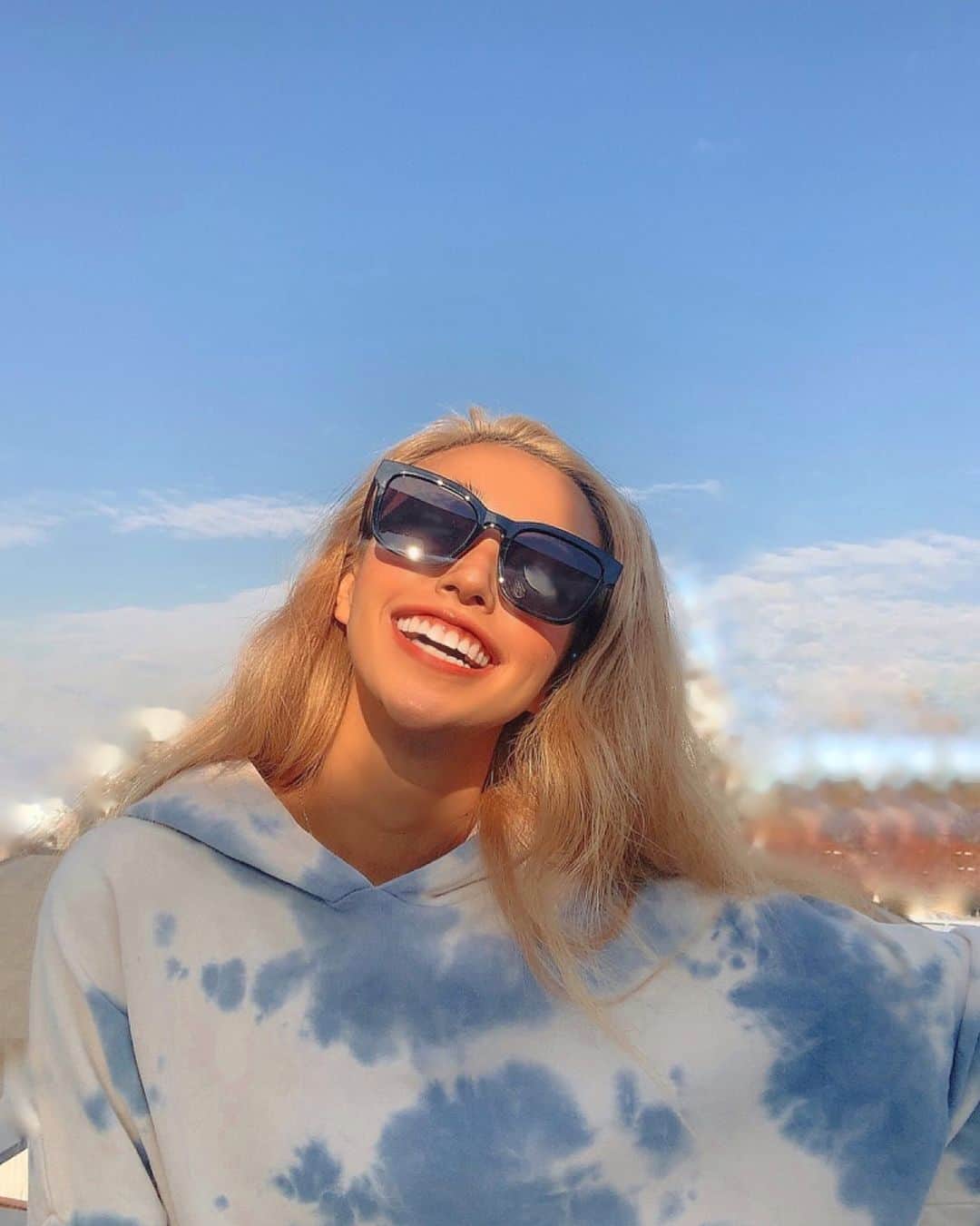 ユミ さんのインスタグラム写真 - (ユミ Instagram)「🌞🕶💙    sunnyday🙌🏾 @flex_japan のnew sunglasses😎 シンプルな海外ライクデザインが最高🔥🔥 イロチで全部持ちしちゃってます🔥🤎   #flexjapan#sunglasses #sunkissed#tanskingirl」2月4日 12時38分 - yuminchu1029
