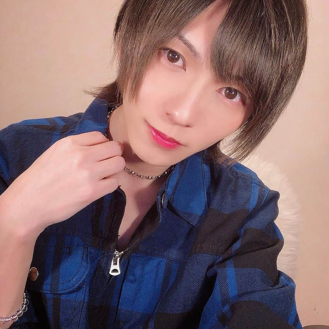 宮崎湧（なのっくす。）のインスタグラム：「こんにちは(•̀ᴗ•́)先日は配信見ていただきありがとうございました！👹新居での環境が整ったら配信ペースを上げていけたらなと思ってます!!👾  そして メンズキレイモさんにお世話になりました！  心のこもった施術でお肌がつるつるです いつも感謝しております。  MVもあと少しで発表することができると思うので楽しみにしていてください！(•̀ᴗ•́)⚡️  #MENSKIREIMO #メンズキレイモ」