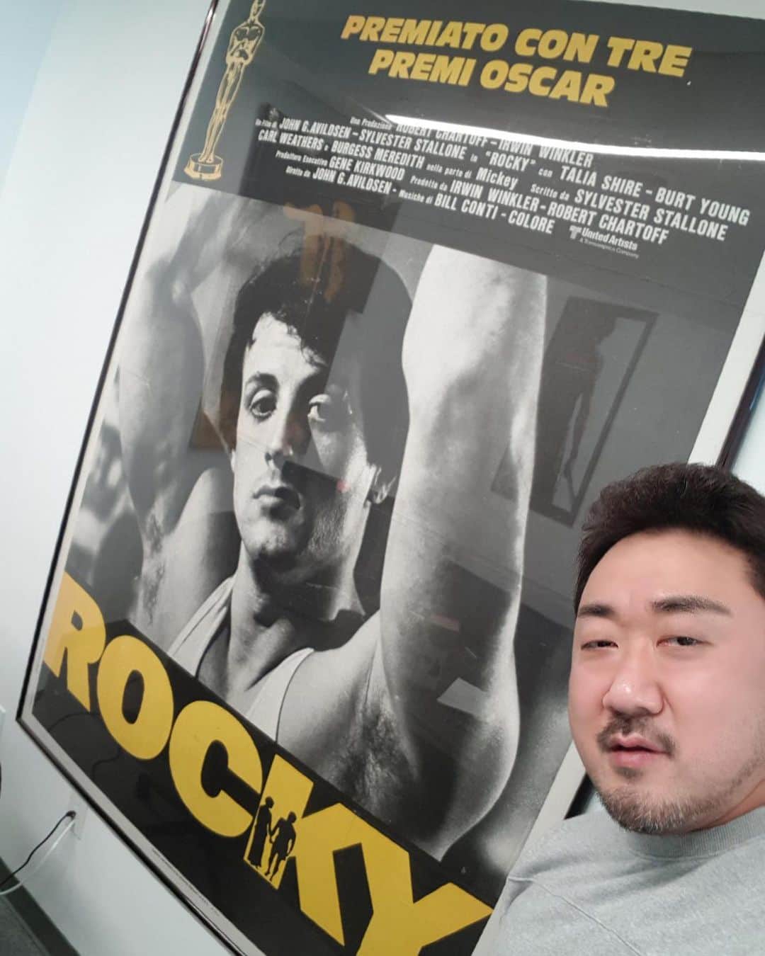 マ・ドンソクのインスタグラム：「#throwbackthursday  지난날 LA에서의 추억 1. 중학생 마동석이 복싱을 시작하게 만든 나의 영웅 록키 2. 록키 챔피언 벨트  3. 실베스타 형님의 영화사 발보아프로덕션-악인전 리메이크 4. 제임스완 감독의 영화사 아토믹몬스터 5. 거장 쿠아론알폰소 감독 6. 넷플릭스 본사 7. 마이클베이의 영화사 베이필름 8. 범블비 9. 내 친구들 10. 옵티머스 프라임  Throwback to my LA trip 1. With my hero Rocky. My inspiration to start boxing since middle school. 2. Rocky's legendary Championship Belt. 3. My big bro Sylvester Stallone's production company, Balboa Productions. 4. Director James Wan's production company, Atomic Monster. 5. The master, Alfonso Cuarón. 6. Netflix HQ. 7. Michael Bay's production company Bay Films. 8. Bumblebee. 9. Say hello to my new friends. 10. Optimus Prime.  #tbt #Rocky #Netflix #AtomicMonster #BalboaProductions #AlfonsoCuaron #BayFilms」