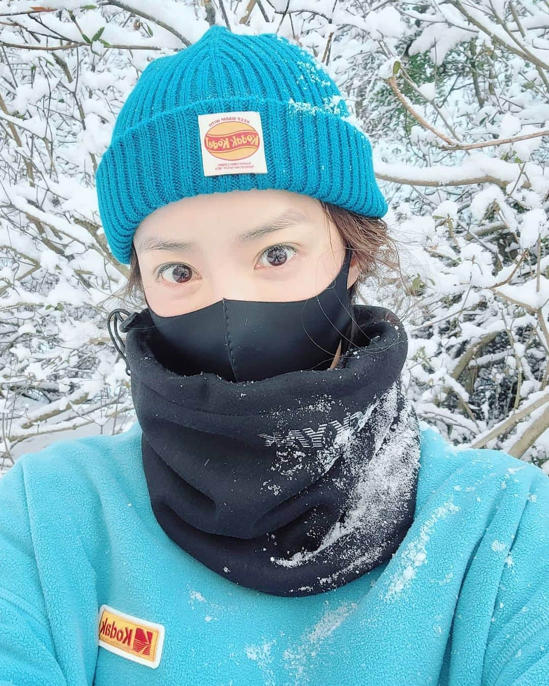 イ・シヨンさんのインスタグラム写真 - (イ・シヨンInstagram)「💙❄💙❄ #청계산 @wonhee06 (feat.도망가는 용규🙃@kyuya_life )」2月4日 13時08分 - leesiyoung38