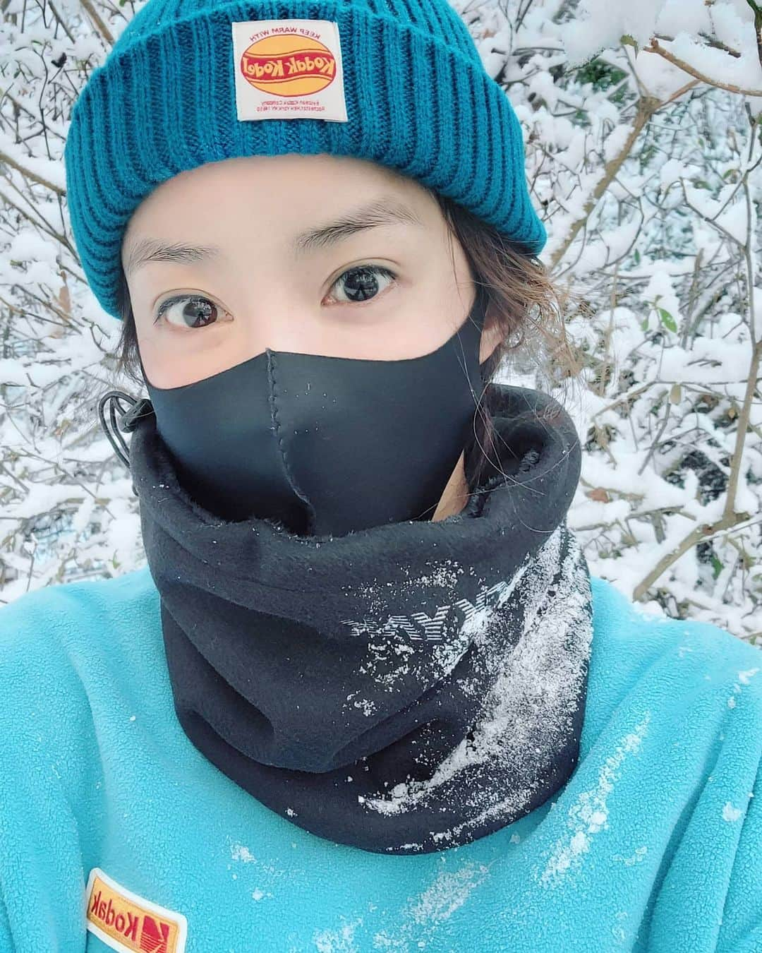 イ・シヨンさんのインスタグラム写真 - (イ・シヨンInstagram)「💙❄💙❄ #청계산 @wonhee06 (feat.도망가는 용규🙃@kyuya_life )」2月4日 13時08分 - leesiyoung38