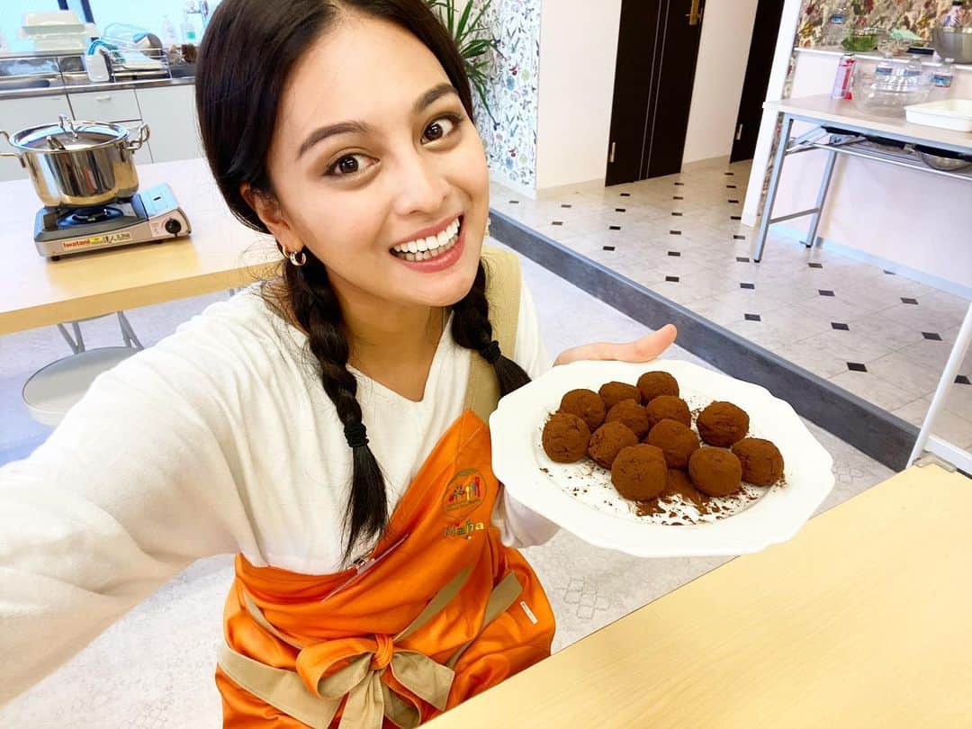 遊海 Yuumiさんのインスタグラム写真 - (遊海 YuumiInstagram)「健康美容食育指導士の資格のお勉強❤️ 綺麗で健康に生きるために食べ物は大事！お勉強をして知識を増やす事でどんな食事をして行けば腸内環境、ホルモンバランス、お肌からのダイエットも食事で整えることができる事を深く知りました❤️ 皆さんも是非勉強してみてください！詳しくは私のプロフィールのリンクから問い合わせできます❤️！Studying for qualification as a beauty and health food education instructor ❤️ Food is important to live beautifully and healthily!  By studying and increasing my knowledge, I learned deeply that what kind of diet can be used to adjust the intestinal environment, hormone balance, and diet to stay beautiful inside out ❤️ #cookingschool #healthy #beauty #fasting #ファスティングマイスター　#ファスティングマイスター学院 #ファスティングマイスター検定 #ファスティングライフ　#健康美容食育指導士　#健康美容食育指導士アドバンス取得 #healthyandbeauty #food」2月4日 13時09分 - yuumi_kato