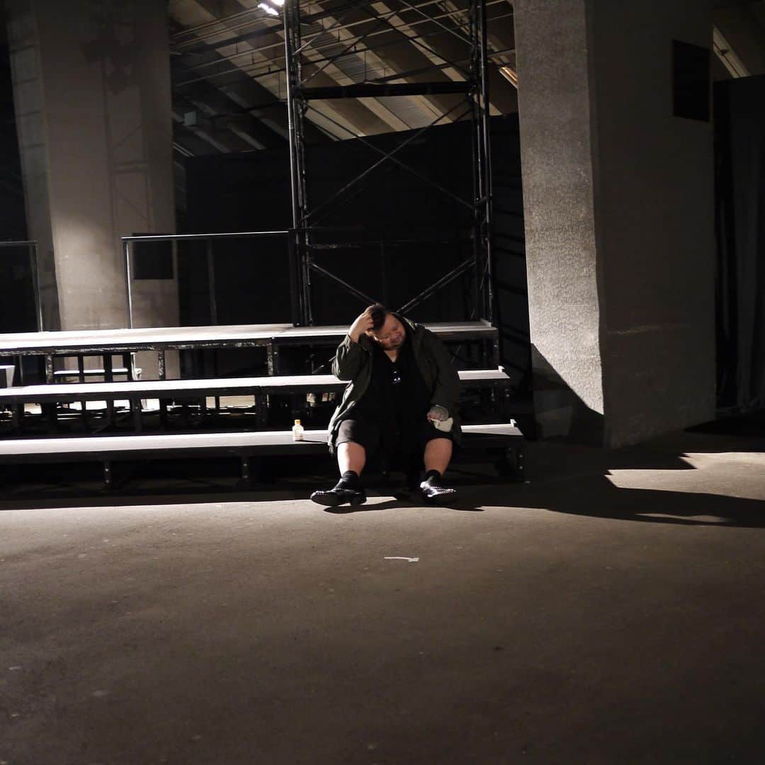 DJ DARUMAさんのインスタグラム写真 - (DJ DARUMAInstagram)「【08】僕のカメラに居たオオスミ君を 皆に共有します🖤🖤🖤🖤🖤 @takeshiosumi 📸 by Me」2月4日 22時36分 - djdaruma