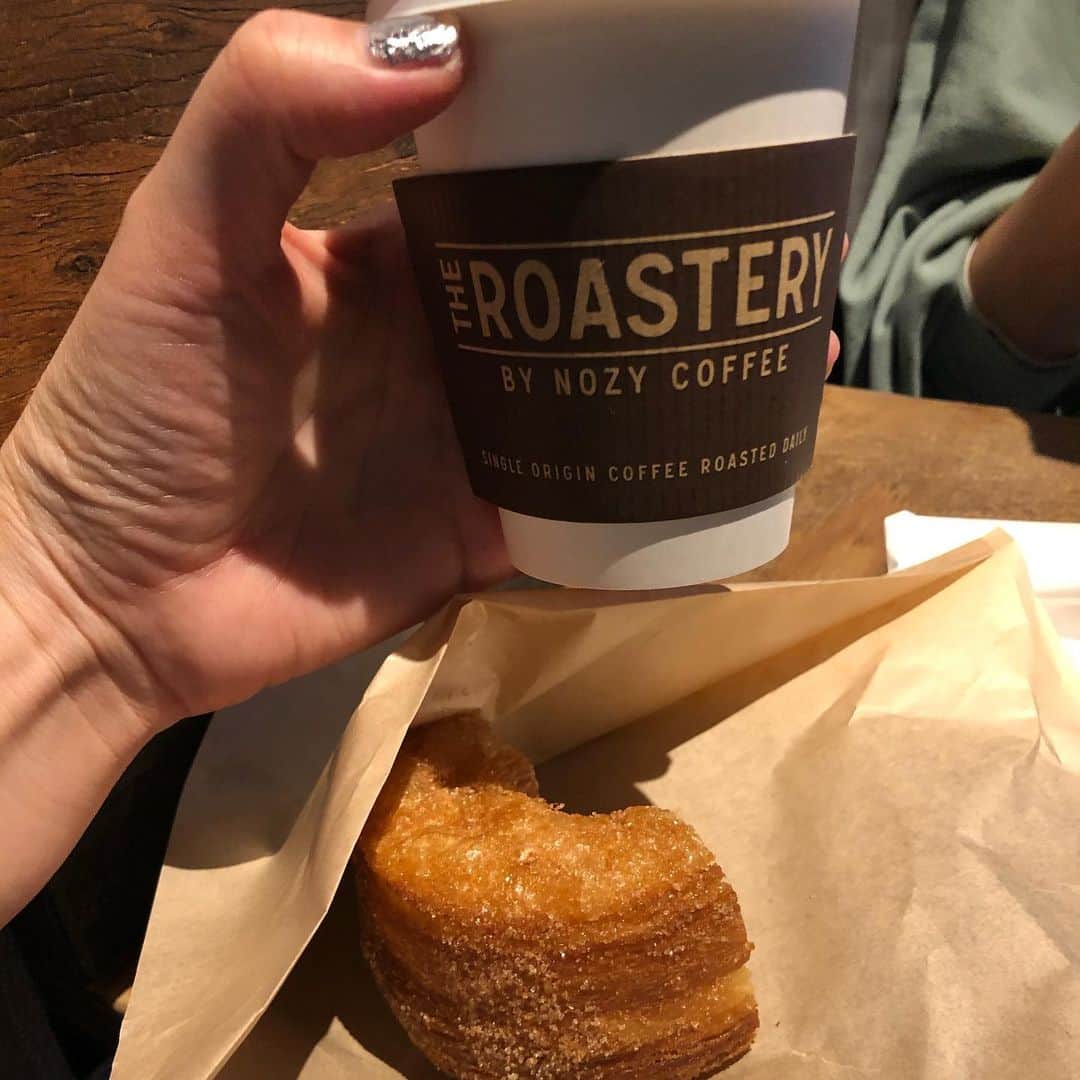 森本容子さんのインスタグラム写真 - (森本容子Instagram)「ニューヨークリングス　何でこんなに美味しいの😭 こんな時だから 美味しいコーヒーもドーナツも一気ぐいで退散でしたが、大満足の休憩になりました。やっててくれてありがとう😭 #theroastery」2月4日 23時10分 - yocomorimoto