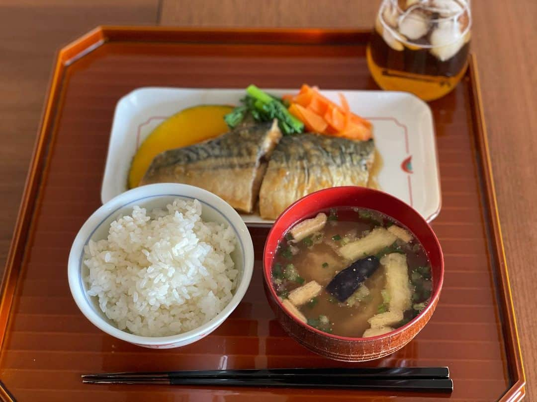 英玲奈さんのインスタグラム写真 - (英玲奈Instagram)「いつかの #おうちランチ @oisix  #ミールキット　に助けられている毎日。  #ていねいな暮らし #季節を感じる暮らし#からだにいいこと#料理 #からだにやさしいごはん #おうちごはん#夫の健康守りたい#10年後の健康の為に#無添加#無化調#オーガニック#低gi #美腸活#趣味生活#料理家#erenakitchen #娘#daughter#生後2ヶ月#女の子ママ#girlmom#女の子ベビー#girlbaby」2月4日 23時12分 - erena_erenyan