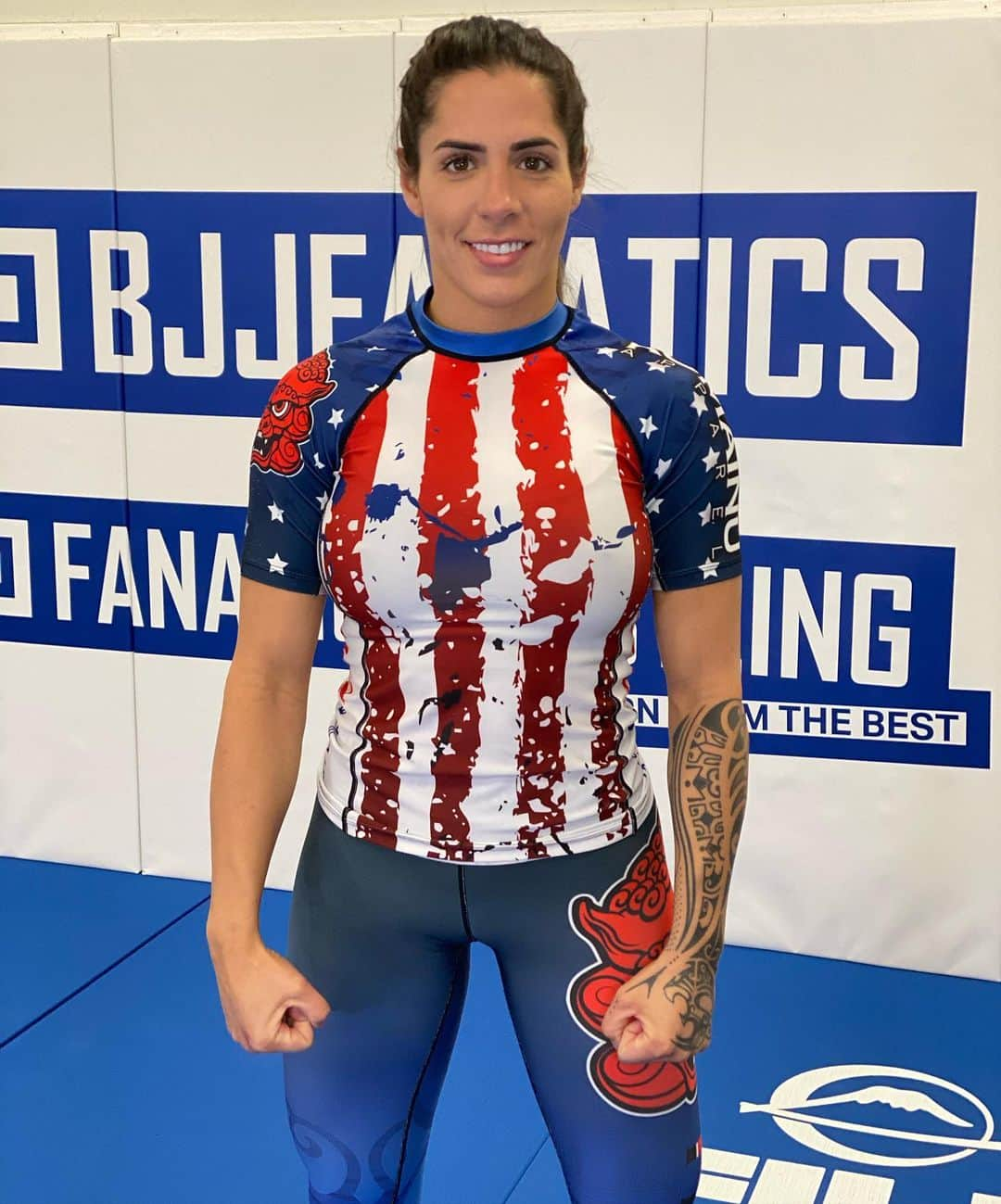 Nathalia Santoroのインスタグラム：「I should’ve chosen porn instead this bs 😂❤️ #bjj @komainuapparel」