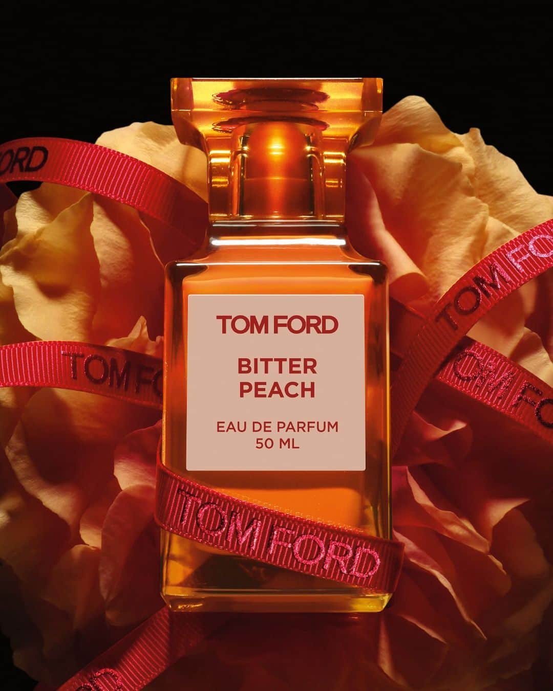 トムフォードさんのインスタグラム写真 - (トムフォードInstagram)「A reason to celebrate. Give the gift of new Bitter Peach. @tomfordbeauty #TOMFORD #TFBITTERPEACH #PRIVATEBLEND #TFGIFTS」2月4日 23時13分 - tomford