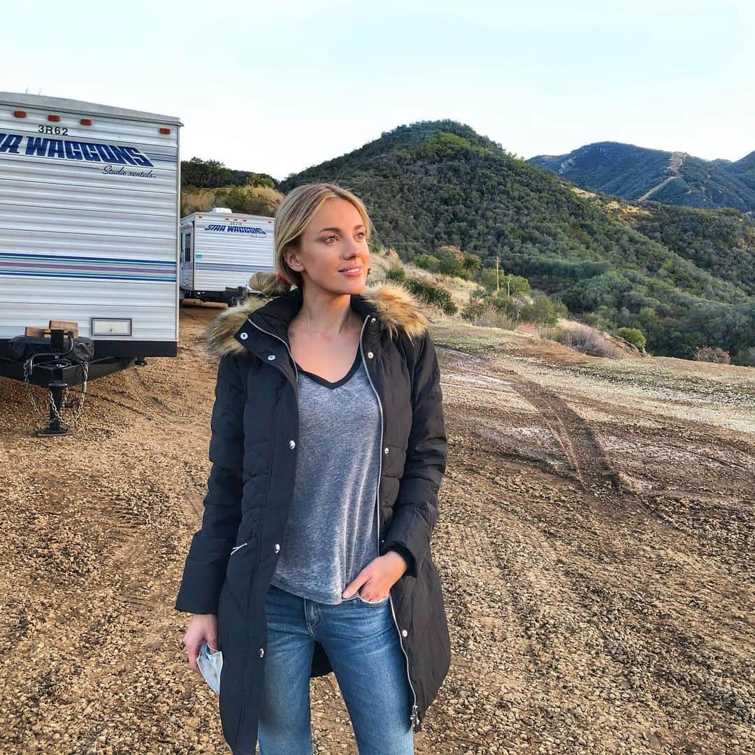 バール・パリーのインスタグラム：「On location (& what a beautiful one 🙌) #werk」