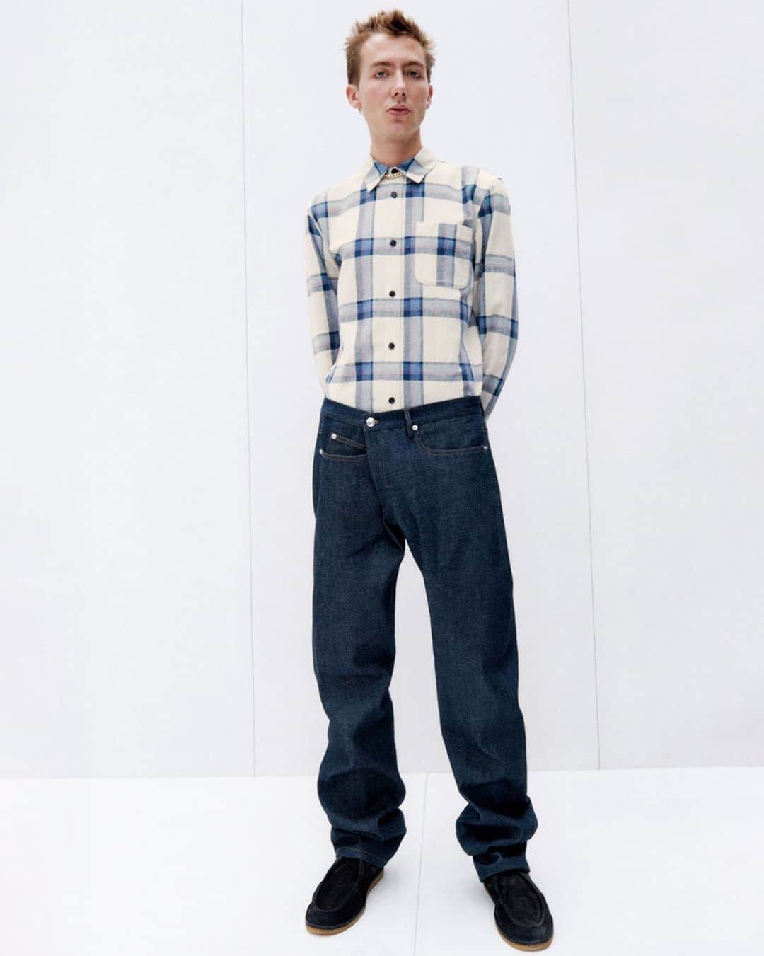 アーペーセーのインスタグラム：「A.P.C. Spring/Summer 2021 collection.⠀ ⠀ @paulhameline is wearing the Trek overshirt in ecru and the New Standard.⠀ ⠀ Photography : @timelkaim  Creative direction: @suzannekoller ⠀ ⠀ Available in stores and at apc.fr⠀ ⠀ #APC #APCcollection #APCSS21」