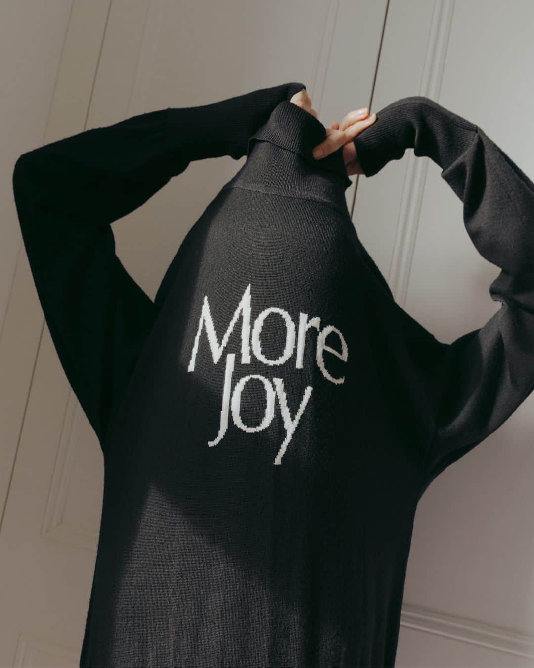 Christopher Kaneさんのインスタグラム写真 - (Christopher KaneInstagram)「@MoreJoy knits are online exclusively at ChristopherKane.Com as part of the More Joy Valentine's Collection.  Link in bio  #ChristopherKane #MoreJoy」2月4日 23時40分 - christopherkane