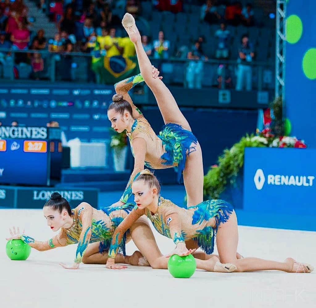 Jessica sayonara maierのインスタグラム：「E esse carão? rsrs 👀  Tbt Mundial Pesaro - ITA 2017 🇮🇹 @_malicheski @heloisabornal」