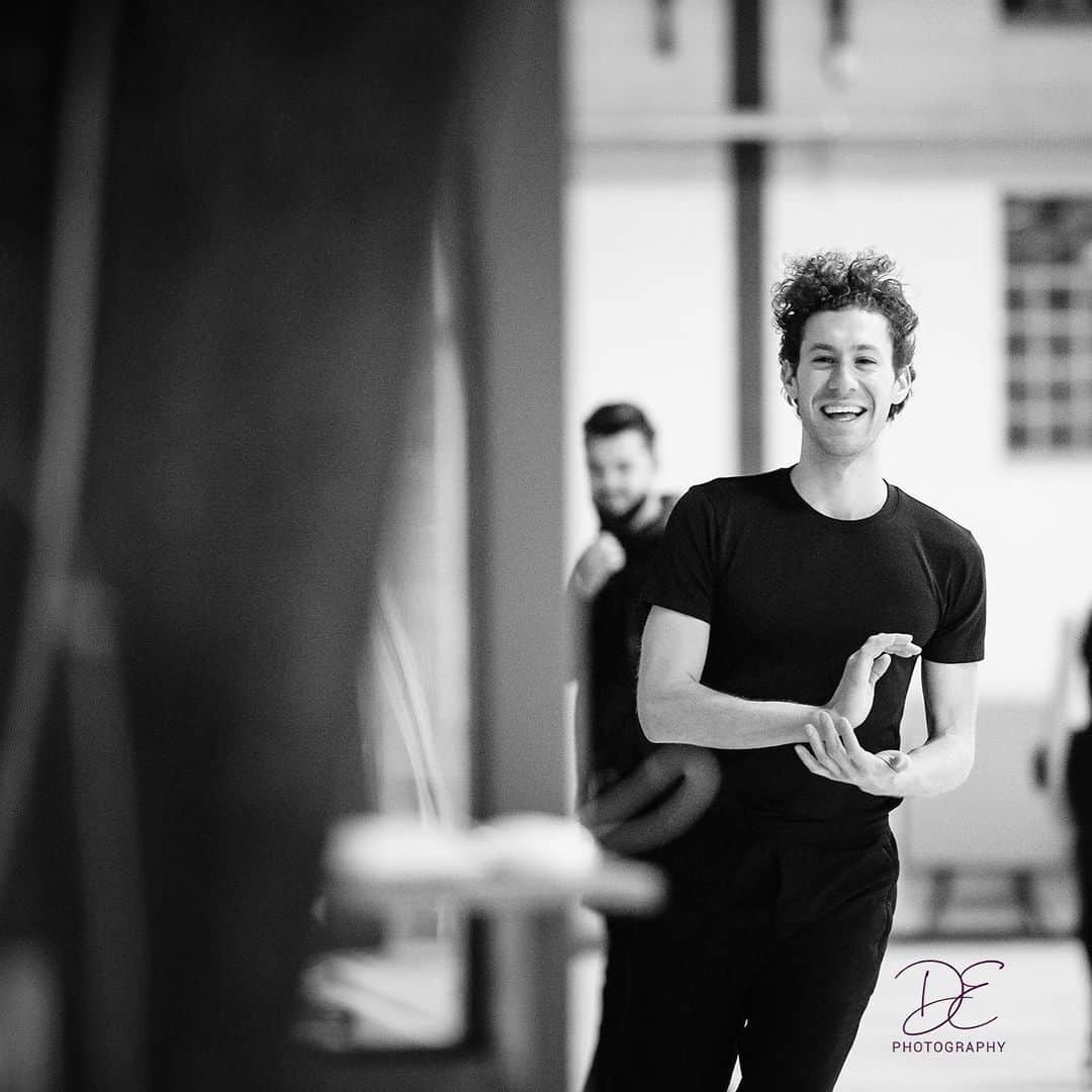 ジェイソン・ブラウンのインスタグラム：「Smiling cause we’re 1 year out!! あと１年だから、笑顔で過ごそう！#Beijing2022 #WinterOlympics  • 📸: @danielleearlphotography」