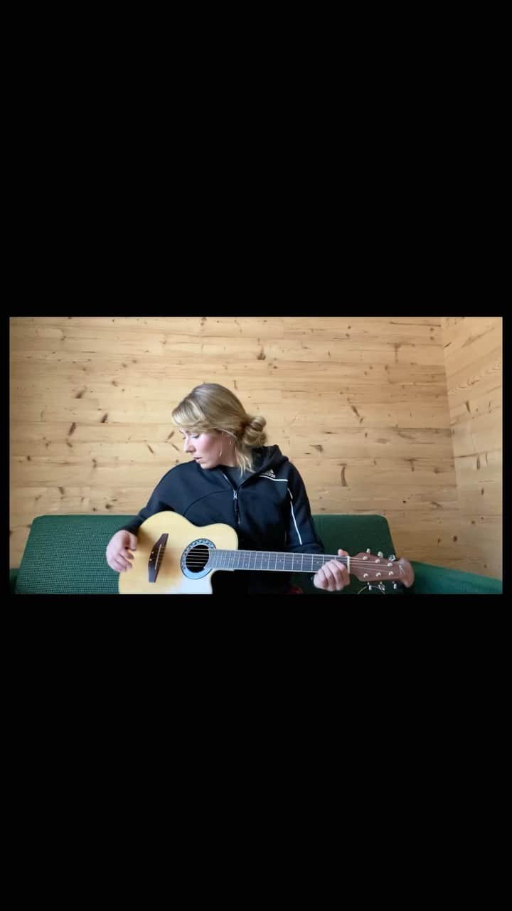 ミカエラ・シフリンのインスタグラム：「(written by me with help from my mom)」