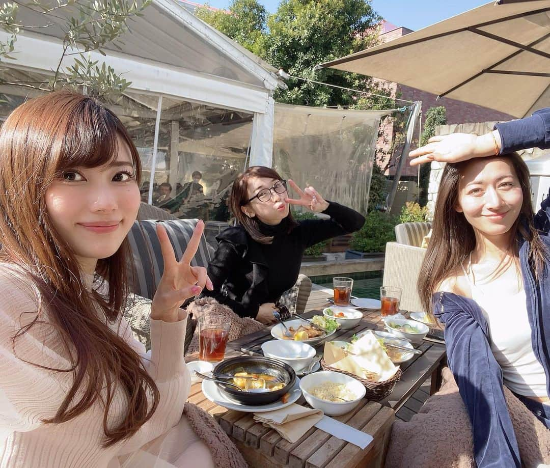 加護亜依さんのインスタグラム写真 - (加護亜依Instagram)「学生時代からのお友達と久々にランチ♥️ テラスで...最高！！ ご飯もおいしかったし幸せ💕  可愛い姫と自由すぎる美人と 懐かしい思い出話で盛り上がった😍✨ 私達も大人になったねぇ🤎」2月4日 14時59分 - ai.1988kg