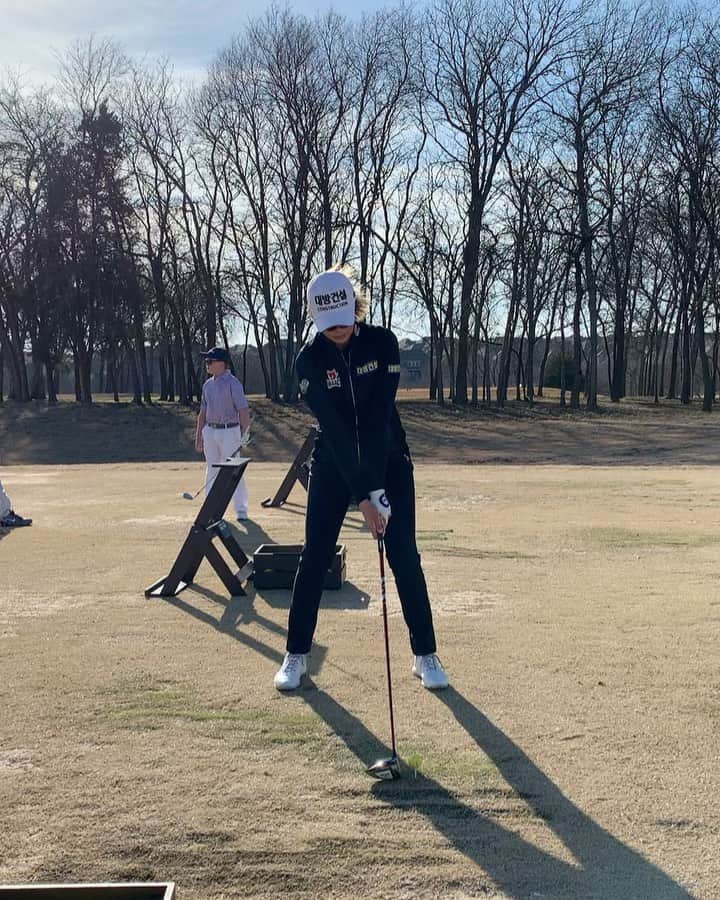 ハー・ミジョンのインスタグラム：「텍사스 바람💨💨💨 다행히 뒷바람🥲 #texas #windy」