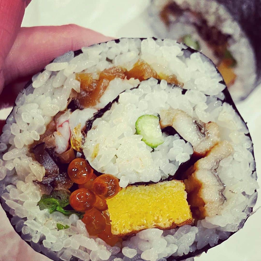 青田典子さんのインスタグラム写真 - (青田典子Instagram)「節分に、恵方巻きを食べたので 縁起をかつげたのかな♡ 今日はお天気も良くて、穏やかに過ごしています😊」2月4日 15時03分 - norikoaota