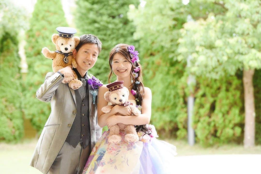 アニエス・ガーデン名張さんのインスタグラム写真 - (アニエス・ガーデン名張Instagram)「． ． @agnesgarden_nabari ． 【 #結婚式前撮り 】 ． ディズニーが大好きな新婦さま💗 #ダッフィー #シェリーメイ と一緒に📸✨ 何パターンもかわいらしく撮影されてます🧸🎀 ． ． *☼*―――――*☼*―――――*☼*―――――*☼*―― ． ． ＊おすすめフェア ． ． 2月7日 11:00・13:00(二部制) 【お料理重視の方へ】フレンチフルコース7品無料試食│相談会│ ． 2月21日 11:00・13:00(二部制) 【伊賀牛×松阪牛食べ比べ】無料試食×全館見学×結婚式相談会 ． その他日程も、ブライダルフェア開催中！ 問い合わせ＆ご予約受け付けております🙌 ． ． *☼*―――――*☼*―――――*☼*―――――*☼*―― ． 素敵な写真がたくさん！ 【#アニエスガーデン名張】 ぜひご覧ください⋆°｡✩ ． *☼*―――――*☼*―――――*☼*―――――*☼*―― ． #アニエスガーデン #結婚  #名張 #伊賀 #三重 #名張市 #伊賀市 #三重県 #結婚式 #披露宴 #プレ花嫁 #三重花嫁 #結婚準備 #三重結婚式 #大阪結婚式 #奈良結婚式 #結婚式準備 #プレ花嫁準備  #三重県結婚式場 #ブライダル前撮り  #ディズニーグッズ  #ダッフィーグッズ  #ウェディング前撮り  #ダッフィーフレンズ  #全国のプレ花嫁さんと繋がりたい  #日本中のプレ花嫁さんと繋がりたい ． ． Tel:0800-123-0214(フリーコール) 営業時間:平日11:00~18:00  土日祝10:00~19:00 定休日:毎週火曜・水曜」2月4日 15時04分 - agnesgarden_nabari