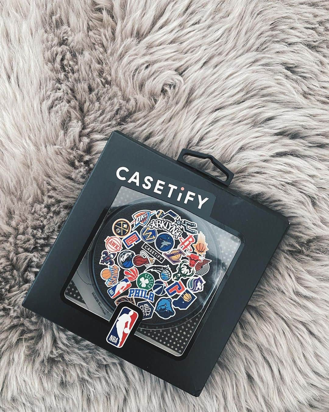 淡輪優希のインスタグラム：「CasetifyのiPhoneの#ワイヤレス充電器 NBAコラボデザイン🏀❣️‼︎ かわいすぎる〜 昨日#Bリーグ観戦 してきたからまたその話はvoicyで話すね！ そしてBリーグの選手もこのシリーズのケース使ってる人多いのでぜひみんなのインスタチェックしてみてください✌️ @CASETiFY_jp #NBAxCASETiFY #CASETiFY」