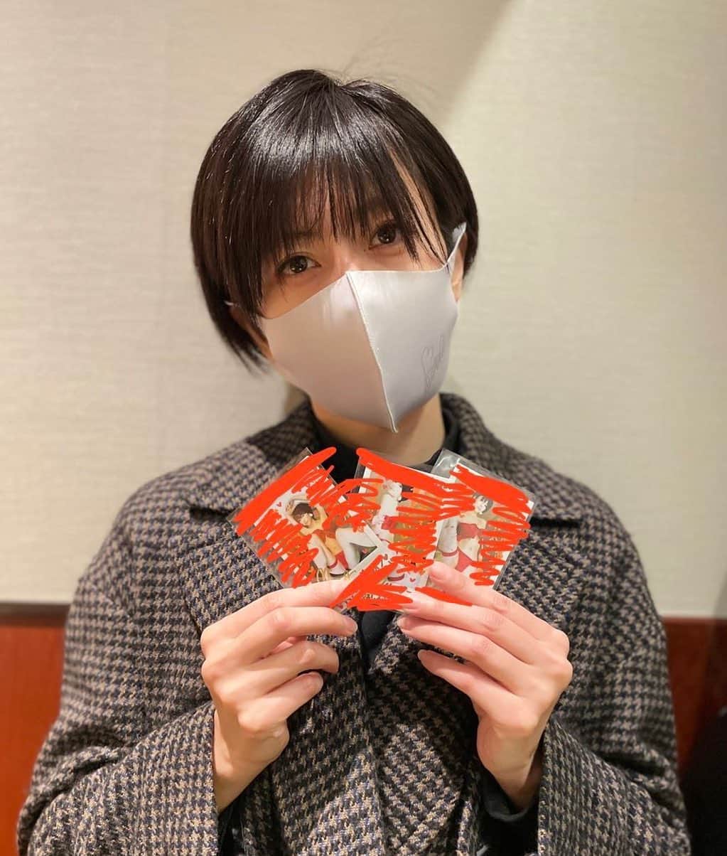 のインスタグラム：「I wrote a message on Instax❤︎」