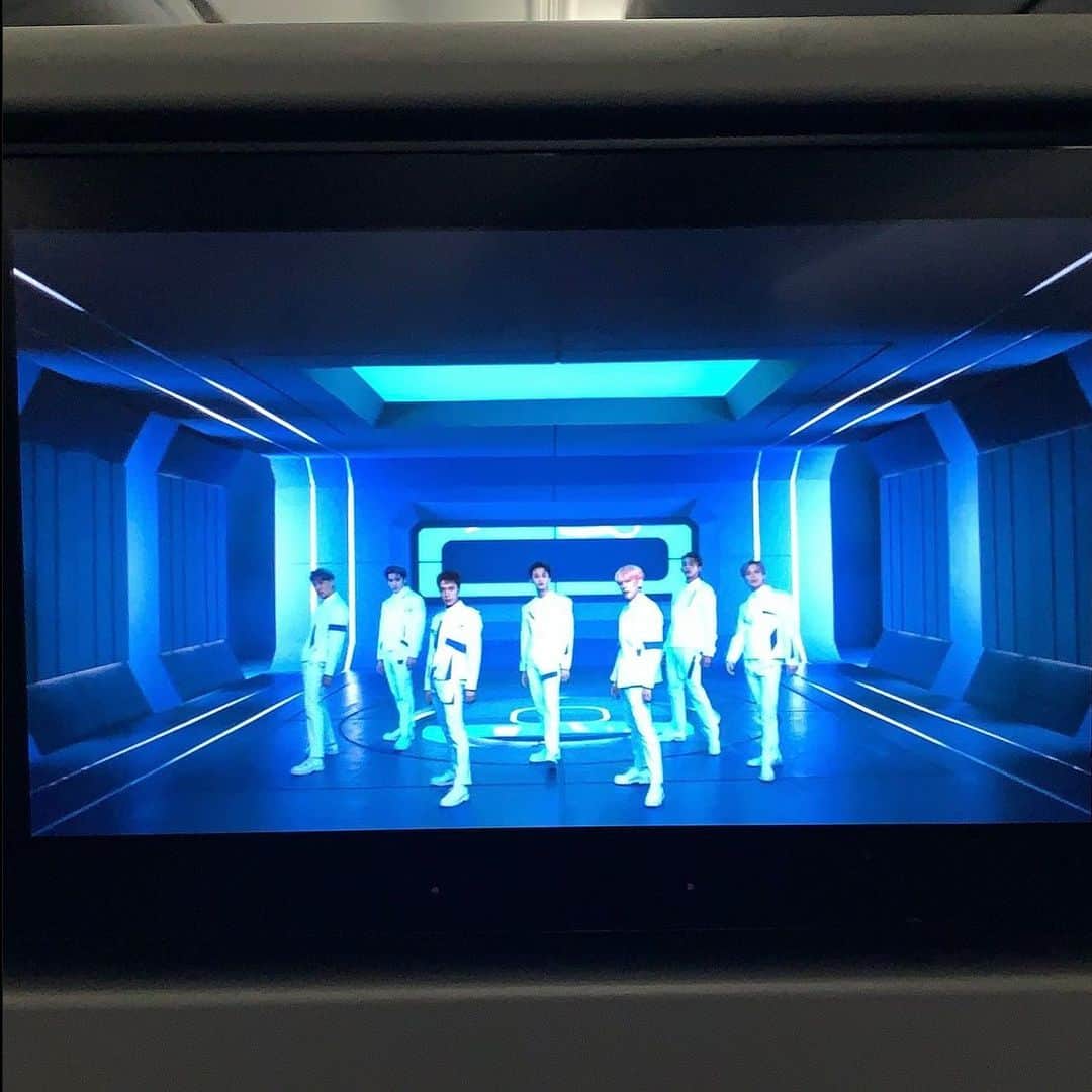 Jaeyoon Choiのインスタグラム：「비행기탈때마다 만나는 #SuperM 서울아 곧 간다! #태용 은 언제봐도 멋지네 SM최애아티스트」