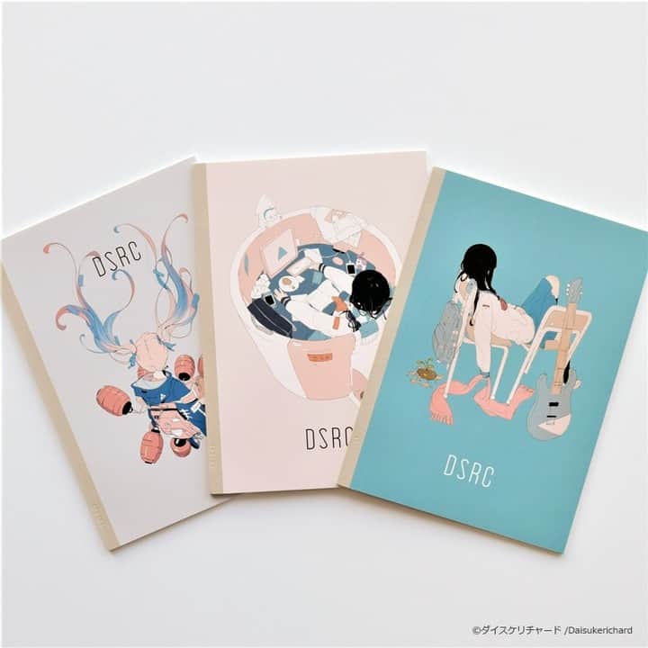 T-FAN SITEのインスタグラム：「＼#ダイスケリチャード× #TSUTAYAオリジナル文具／ WEBにて予約受付中！  ・セミB5ノート（3種） ・A4クリアファイル（2種） ・1枚ずつめくれるロールステッカーbande（2種） ・パタパタメモ ・ステッカー」
