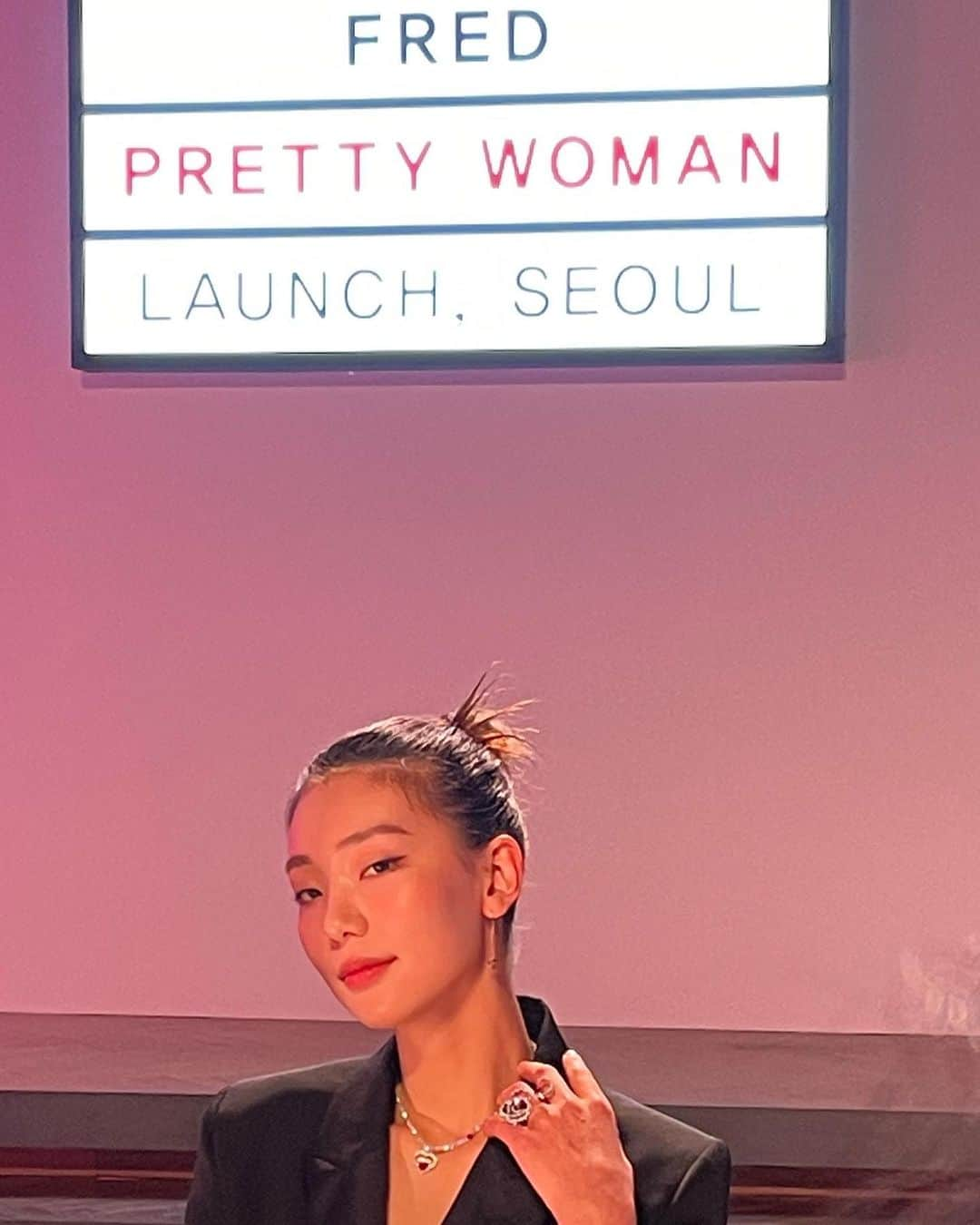 イ・ホジョンさんのインスタグラム写真 - (イ・ホジョンInstagram)「Pretty woman 🧚🏽‍♀️ #광고 #fredjewelry」2月4日 16時13分 - holly608