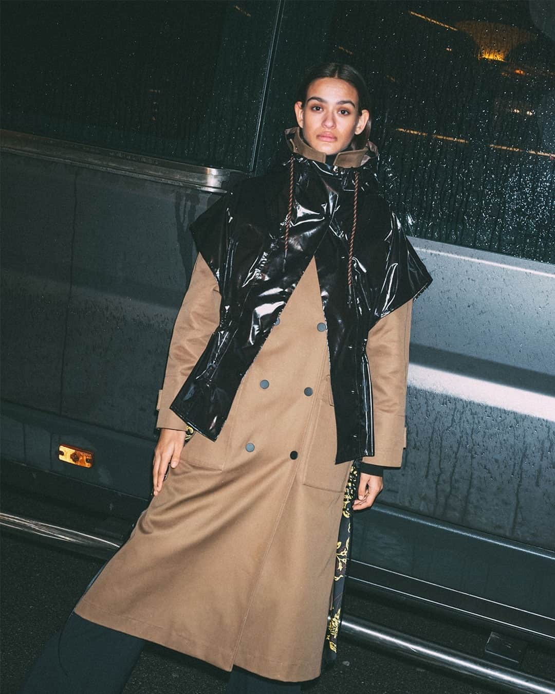 デイビルゲールエミッケルセンのインスタグラム：「Our take on layering.  More from our Autumn Winter 2021 collection.⁠  Photo: @frederik_la  ⁠ #imagineanewDAY #DAYbirgeretmikkelsen #CPHFW #AW21⁠」