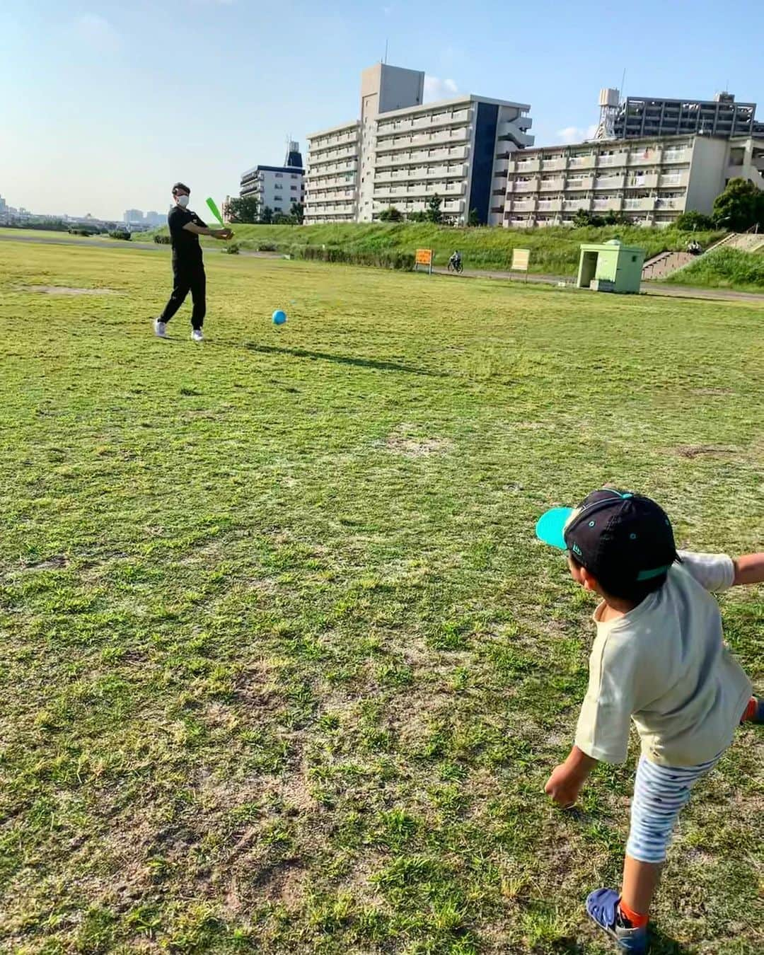 岩隈久志さんのインスタグラム写真 - (岩隈久志Instagram)「春に年中さんになる甥っ子がジャイアンツアカデミーに入る事になったと連絡がありました✨ ﻿ すごく野球が大好きな子なので、楽しさを忘れずに続けていってほしいです😊 ﻿ 見に行ける日が楽しみです✨  #mynephew #startingbaseball」2月4日 16時50分 - hisashiiwakuma_21