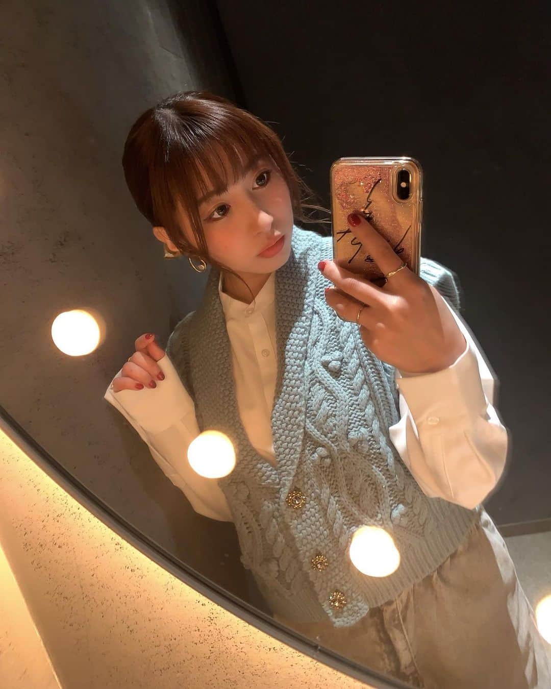 のインスタグラム：「😳 . 2枚目 なんかしんぴてきー！ . . #pic #てへ」