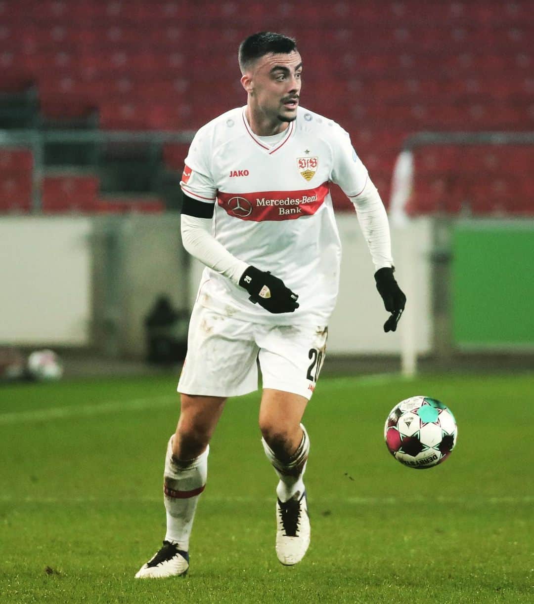 VfBシュトゥットガルトのインスタグラム：「2️⃣6️⃣ Happy Birthday, @philippfoerster_! 🎉  #VfB #happybirthday #herzlichenglückwunsch #allesgute #geburtstag #Förster #VfBStuttgart #auscannstatt」
