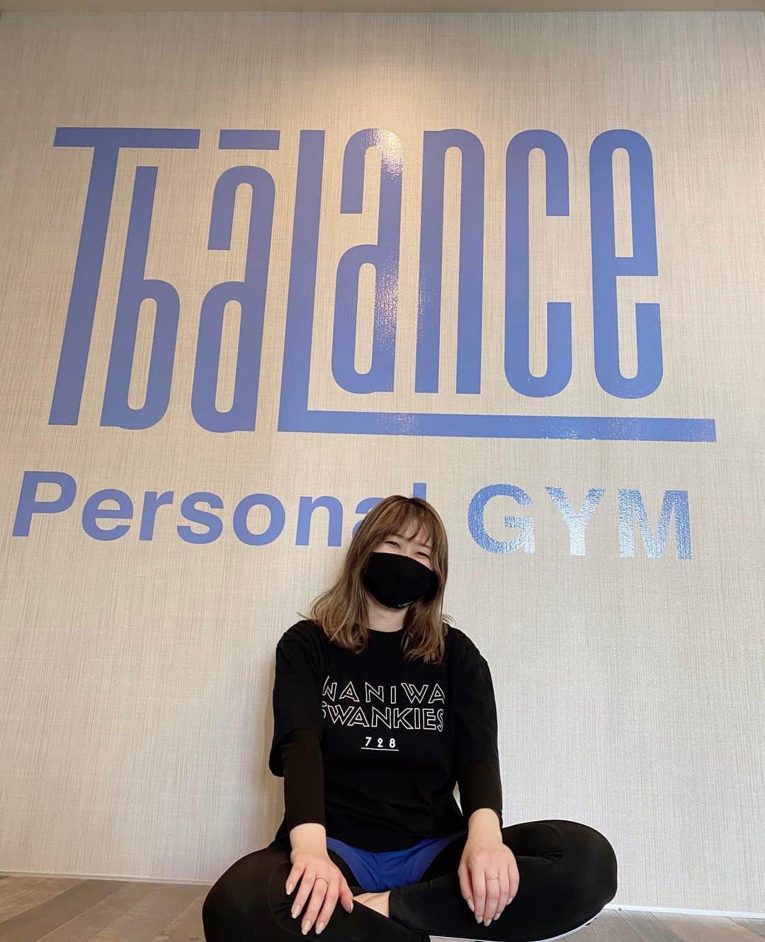 稲田美紀さんのインスタグラム写真 - (稲田美紀Instagram)「． ． オシャレなパーソナルジム @t.balance さんにお邪魔してきました☺️次の予約もいれて逃げれないようにした！今年こそはビキニきますので👙勝手に楽しみにしててください！ ．  色々レンタルできてトレーニング終わり美味しいプロテインだしてくれました！最高！ ．  大阪3店舗、都内10店舗、神奈川3店舗あって今なんと入会金無料キャンペーン中で通常59800円が0円やって！ほんで1回6300円以下！友達とかとトレーニングもできるねんて！  #tbalance  #なにわスワンキーズ 足上がってないやんださい」2月4日 17時52分 - inadamikisan