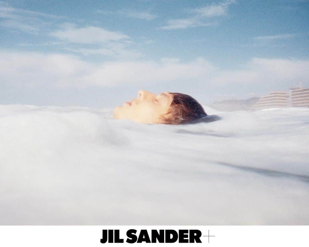 ジルサンダーのインスタグラム：「#JILSANDER Spring/Summer 2021 JILSANDER+ Collection 📸 @timelkaim #JilSanderbyLucieandLukeMeier」
