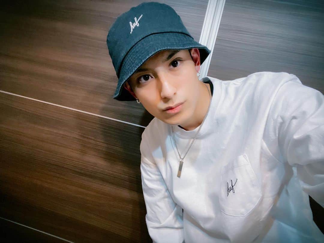 武子直輝のインスタグラム：「👀  #huf  #武子直輝」