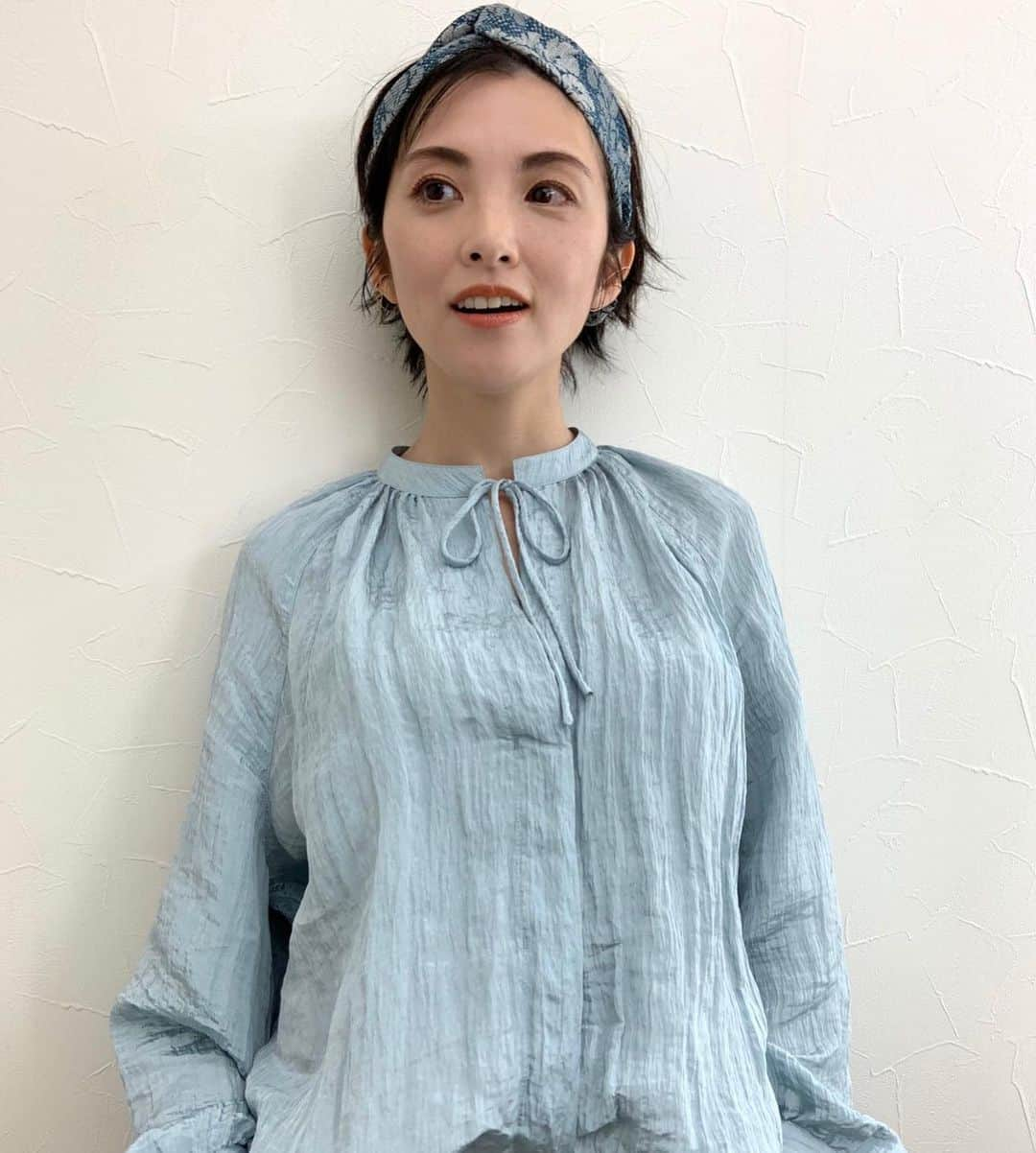 田中麗奈さんのインスタグラム写真 - (田中麗奈Instagram)「本日はWOWOWオリジナルドラマ 「世にも奇妙な君物語」に関しての取材、撮影でした。 原作が　オチが凄い！で話題の このドラマ  私は、母であり出版業界で働くキャリアウーマンの役です。 楽しみにして下さいね。✨ ゾッとするけど、爽快感ある お話しになってます^_^。  ヘアーメイクは　AYAさん💄 スタイリング 　@mych___ さん👗  衣装は @vince @_cafca_」2月4日 17時59分 - renatanaka07