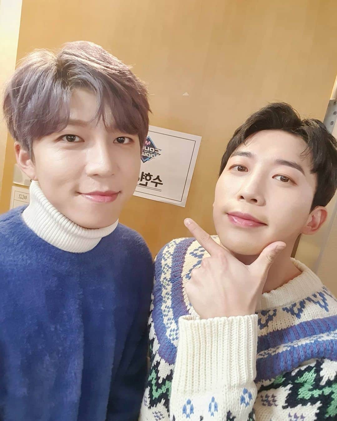 U-KISS（ユーキス）のインスタグラム：「[#유키스] 키스미~~ 유키스가 드디어😭 잠시 후  방송되는 '엠카운트다운'을 통해 'I Wish'컴백무대가 방송됩니다🎉🎉🎉 키스미 얼른얼른 본방사수📺  #UKISS #SOOHYUN #HOON  #수현 #훈 #I_Wish #엠카운트다운」