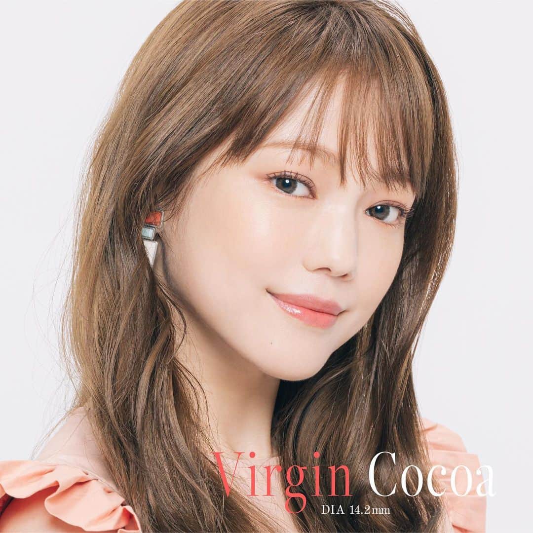 PIA official Instagramのインスタグラム：「［Minette］ 小さいめサイズの着色で 子猫のような魅惑的な印象になれる ナチュラルレンズブランド「Minette」🐱   ヴァージンココア🍫は、 ダークブラウンの3トーン グラデーションで 瞳を柔らかに彩るレンズ✨  ------------------------- BRAND：Minette COLOR：Virgin Cocoa SPEC：DIA/14.2mm PRICE： 度なし・度あり10枚入り1,100円+TAX -------------------------  #colorcontact #makeup #feliamo #フェリアモ #カラコン #カラーコンタクト #メイク #カラコンレポ #メイク動画  #カラーコンタクト  #pia #colorcontact#colorcontacts #メイク #kbeauty #beauty #カラコンレポ #メイク動画 #렌즈 #메이크업 #eotd #sheerbrown  #makeupforever」