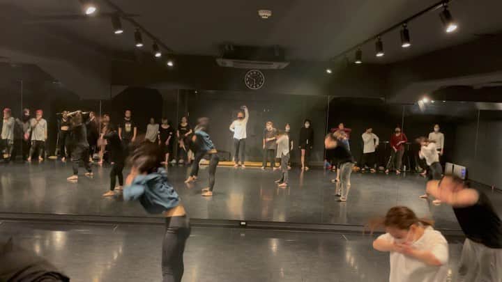 黒須洋壬のインスタグラム：「黒須洋嗣 JAZZ CLASS 2021.Feb.4 @danceworks_jpn  @xross  #alive #あべまお #dance #jazzdance  #tokyo #japan」