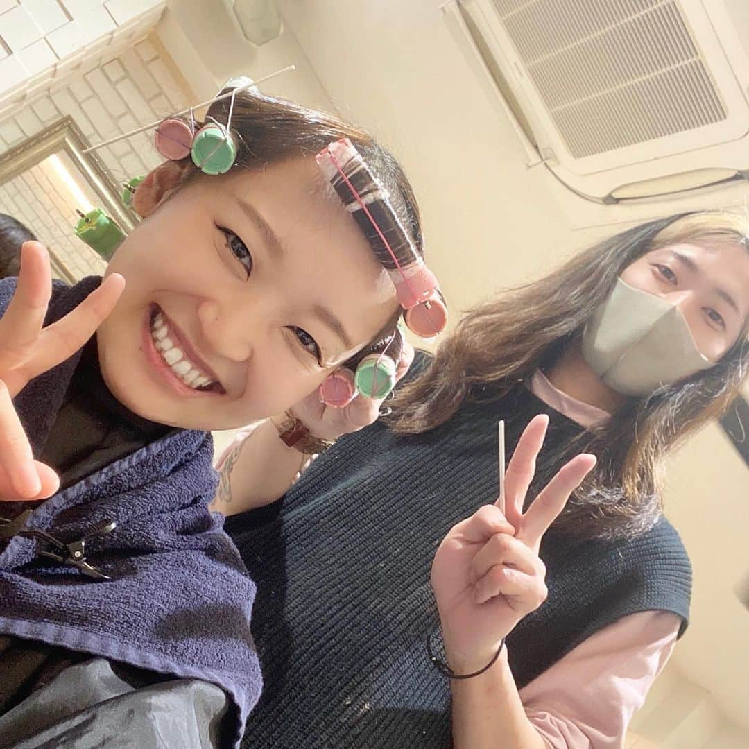 益子侑さんのインスタグラム写真 - (益子侑Instagram)「パーマかけたよん。 初パーマ。 髪のメンテナンスするとルンルンする . . #アメブロ　#毎日更新してるよ　#楽しくなってきた　 https://ameblo.jp/yuuuuu513v/entry-12654631272.html . . #blog #ameba #amebablog #公式 #アメブロ公式 #音楽家部門 #遊びにきてね . . #Instagram の #ストーリーと連携するね　#この機能気に入ってる」2月5日 0時08分 - yu.mashiko