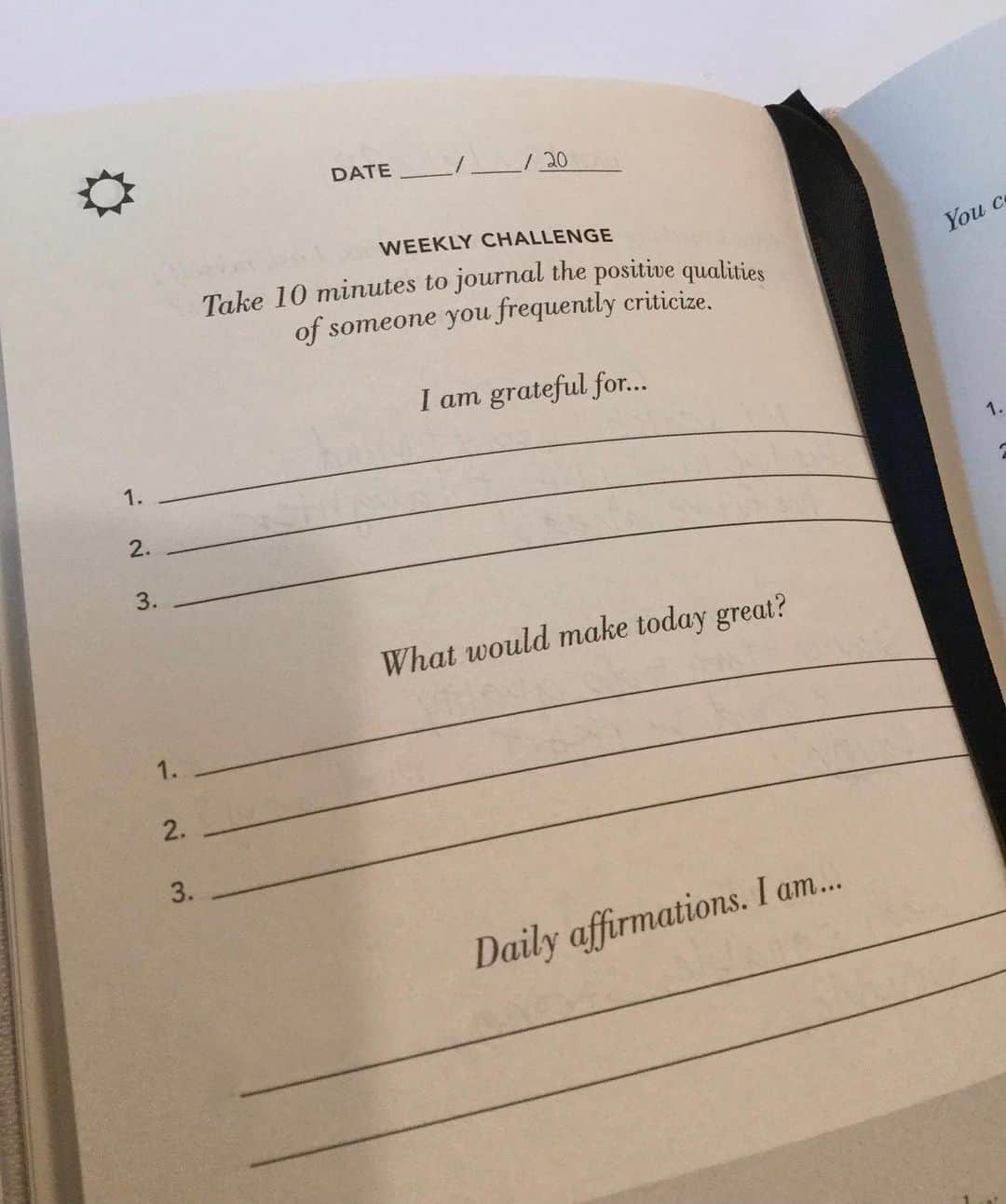 JEN ATKINさんのインスタグラム写真 - (JEN ATKINInstagram)「what are you grateful for today? It takes work to change our mindset to positive and I swear having grateful thoughts first thing in am sets your day off in the right direction 🤸🏽💫」2月5日 0時12分 - jenatkinhair