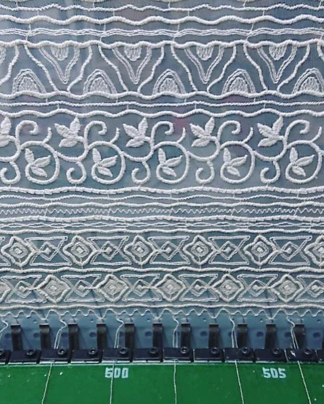 二ノ宮和佳子さんのインスタグラム写真 - (二ノ宮和佳子Instagram)「Embroidery long shirt @aewen_matoph   繊細な基布に幾何や花柄模様の刺繍を施した素材 透けすけの刺繍生地をどうにか作りたくて、別注で作りました  生地の製作過程を見に伺えなかったので、工場さんに写真や動画をお送り頂いてのチェック 本当に御尽力頂き感謝です  黒と白のロングシャツは、羽織りとしてもとってもおススメですよ  #aewenmatoph #イウエンマトフ　#2021ss」2月4日 18時45分 - wakako.ninomiya