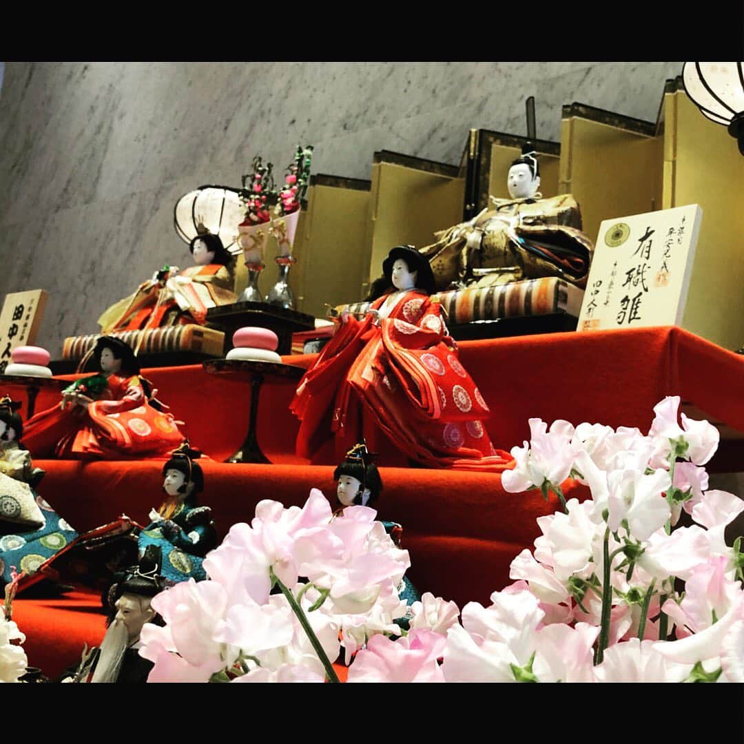 THE WESTIN KYOTO ウェスティン都ホテル京都さんのインスタグラム写真 - (THE WESTIN KYOTO ウェスティン都ホテル京都Instagram)「桃の節句 お子様の健やかなご成長をお祝い。ホテルロビーにも雛人形を飾っています。  Tag #westinmiyakokyoto to share your images with us! #インクライン #fushimiinari　#heianshrine #konkaikomyoji　#kiyomizudera #nanzenji　#南禅寺　#Nishikimarket #寺巡り #explorekyoto #fushimiinaritaisha #京都好きな人と繋がりたい #京都好き #京都散策 #amazingkyoto #京都観光  #luxuryhotel  #westinmiyakokyoto #ウェスティン都ホテル京都 #京都ランチ　#都酒店和度假村 #京都ディナー #都ホテル　 #miyakohotels」2月4日 18時46分 - westinmiyakokyoto