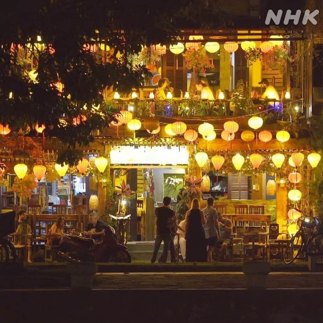 NHK「世界はほしいモノにあふれてる」さんのインスタグラム写真 - (NHK「世界はほしいモノにあふれてる」Instagram)「＼突然ですがクイズです／📢  一体ここは…どこでしょう？？ ▶︎正解は 番組の中で💡  今夜のせかほしは ベトナムを縦断し"美しき手仕事を探す旅"🇻🇳✨  ノスタルジックで 古き良き町並みが今も残るベトナム。 そんな国に魅せられた人々が登場します！ 今回は 雑貨店オーナーの坂野高広さん＆ ハノイ在住デザイナーの竹森美佳さんに密着しました👏  "手仕事の魅力"を伝えるため そしてそれを"未来"に残していくために… 伝統を繋いでいく"今"をお届けします🎁  素晴らしい手仕事の品々を目の前に MCのお2人もテンションが上がり… 思わずなぜかあの曲を熱唱…！笑  "ベトナムをもっと知るための◯◯"も ご用意していますよ🇻🇳 今夜の放送をおたのしみに☺️  #nhk  #せかほし　 #nhk総合  #22時30分 #鈴木亮平　#JUJU #神尾晋一郎 #世界はほしいモノにあふれてる #sekastagram」2月4日 18時47分 - nhk_sekahoshi