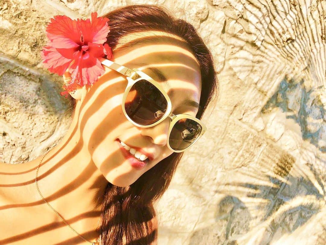 SAORIのインスタグラム：「🌺🌺🌺 I LOVE 🌴×☀️ あなたの好きなものはなんですか？ ✾」